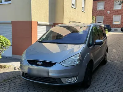 Gebraucht Ford Galaxy 140 PS (102 kW) 2010 Grau Van / Kleinbus