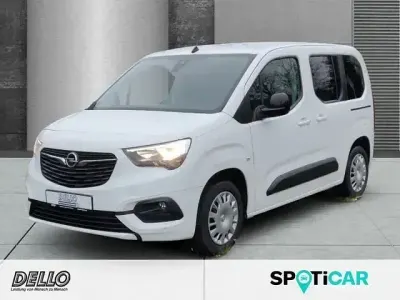 Używany Opel Combo Life Elegance 131 KM (96 kW) 2022 Biały Minivan