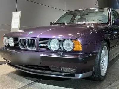 Używany BMW M5 340 KM (250 kW) 1993 Purpurowy Kombi