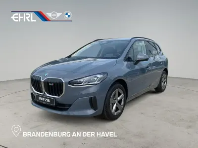 Neu BMW 218 Performance 136 PS (100 kW) 2026 Grau Van / Kleinbus
