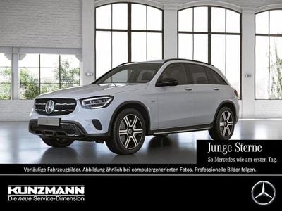 Gebraucht Mercedes GLC300e Night 194 PS (142 kW) 2021 Unilack polarweiß SUV