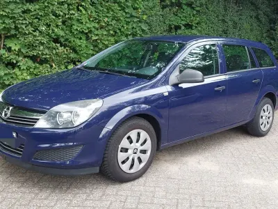 Gebraucht Opel Astra Selection 90 PS (66 kW) 2009 Blau Kombi
