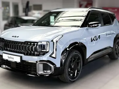 Neu Kia Seltos X-Line 179 PS (131 kW) 2026 Pale grey SUV