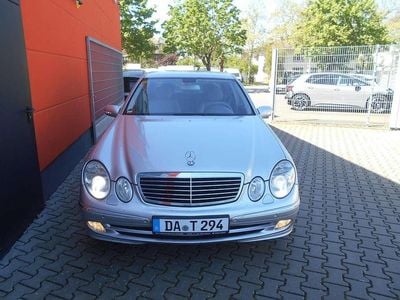 Usata Mercedes E200 122 CV (89 kW) 2004 Argento Berlina