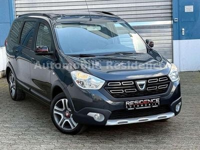 Gebraucht Dacia Lodgy Celebration 102 PS (75 kW) 2019 Grau Van / Kleinbus