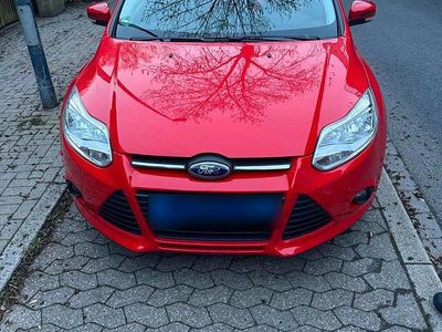 Gebraucht Ford Focus 125 PS (91 kW) 2014 Rot Kombi