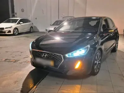 Gebraucht Hyundai i30 Premium 140 PS (102 kW) 2018 Schwarz Kombi
