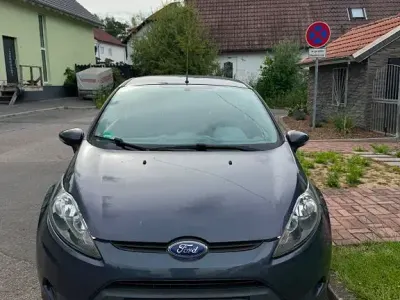 Gebraucht Ford Fiesta Trend 60 PS (44 kW) 2010 Grau Limousine