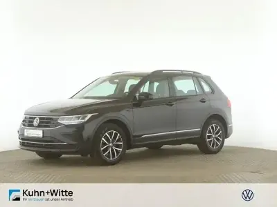 Gebraucht VW Tiguan Life 150 PS (110 kW) 2022 Schwarz SUV