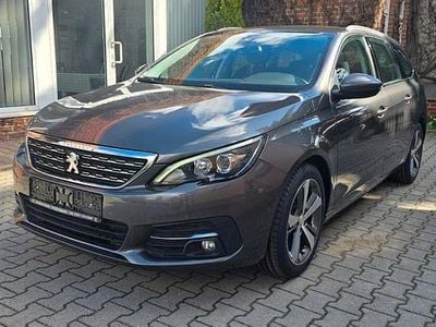 Gebraucht Peugeot 308 SW Allure 131 PS (96 kW) 2018 Grau Kombi
