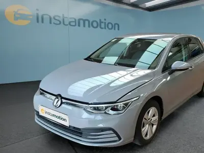 Gebraucht VW Golf VIII 131 PS (96 kW) 2023 Grau Limousine