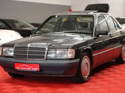 Używany Mercedes 190 118 KM (86 kW) 1989 Szary Sedan/Limuzyna