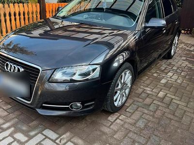 Gebraucht Audi A3 105 PS (77 kW) 2011 Grau Kleinwagen