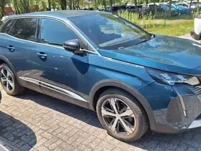 Gebraucht Peugeot 3008 Allure 131 PS (96 kW) 2023 Celebes blau SUV