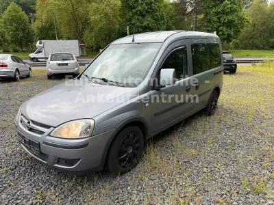 Gebraucht Opel Combo Edition 90 PS (66 kW) 2008 Silber Van / Kleinbus