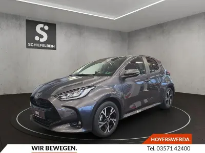 Neu Toyota Yaris 116 PS (85 kW) 2025 Marlingrau metallic Kleinwagen