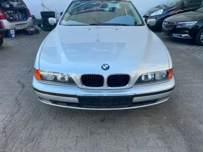 Usata BMW 525 163 CV (119 kW) 2001 Argento Berlina