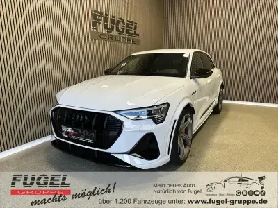 Gebraucht Audi e-tron Ambiente 369 kW (503 PS) 2022 Gletscherweiß metallic SUV