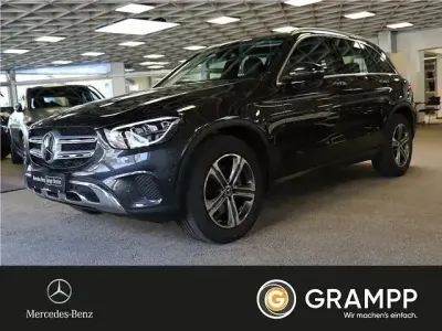 Używany Mercedes GLC220 194 KM (142 kW) 2022 Szary SUV