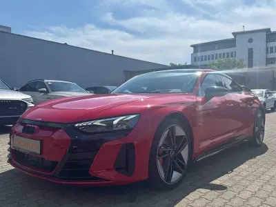 Gebraucht Audi e-tron GT quattro Sport 439 kW (598 PS) 2023 Tangorot metallic Limousine