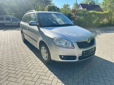 Gebraucht Skoda Fabia Ambiente 86 PS (63 kW) 2009 Brilliant silber mettalic Kombi