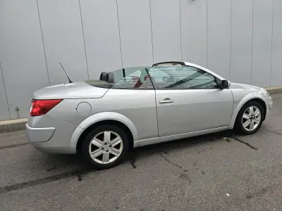 Brugt Renault Mégane Cabriolet Dynamique 135 HK (99 kW) 2008 Sølv Cabriolet