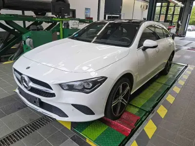 Gebraucht Mercedes CLA250e 160 PS (117 kW) 2022 Polarweiss Coupé