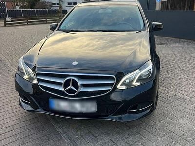 Usata Mercedes E220 Avantgarde 170 CV (125 kW) 2015 Nero Berlina