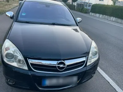 Gebraucht Opel Signum 150 PS (110 kW) 2007 Schwarz Kleinwagen