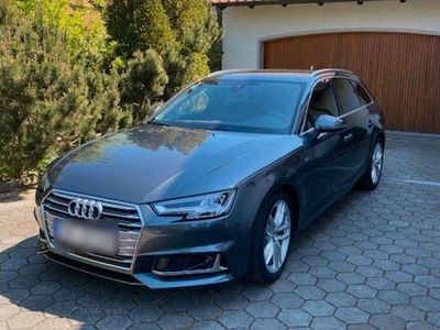Używany Audi A4 S-Line 150 KM (110 kW) 2019 Szary Kombi