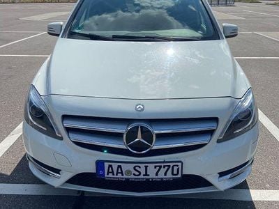 Mercedes B200