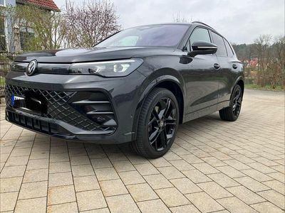 Gebraucht VW Tiguan R-line 193 PS (141 kW) 2024 Grau SUV