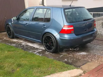 Begagnad VW Golf IV 150 HK (110 kW) 2003 Blå Sedan