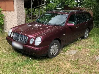 Gebraucht Mercedes E230 Classic 150 PS (110 kW) 1996 Rot Kombi