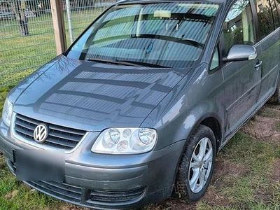Grau Gebraucht 2005 VW Touran Van / Kleinbus | 2.500 € (Fairer Preis)