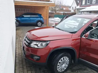 Gebraucht VW Tiguan 177 PS (130 kW) 2013 Rot SUV