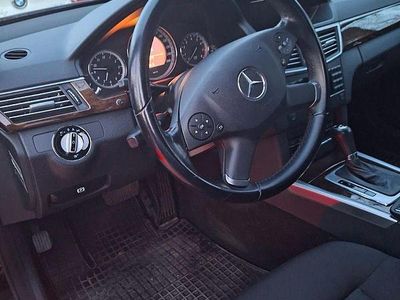 Gebraucht Mercedes E250 204 PS (150 kW) 2009 Schwarz Limousine
