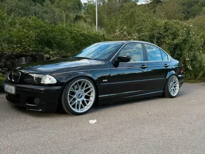 Gebraucht BMW 325 M Sport 192 PS (141 kW) 2001 Schwarz Limousine