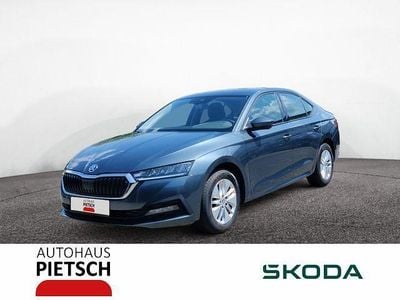 Grau Gebraucht 2021 Skoda Octavia Active Limousine | 19.440 € (Guter Preis)