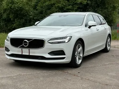 Gebraucht Volvo V90 Momentum 190 PS (139 kW) 2019 Weiß Kombi
