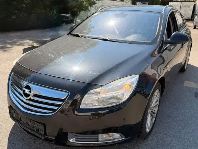 Gebraucht Opel Insignia Innovation 160 PS (117 kW) 2012 Schwarz Kombi