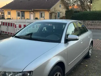 Gebraucht Audi A4 131 PS (96 kW) 2001 Silber Limousine