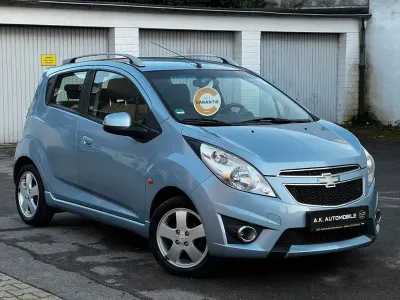 Second-hand Chevrolet Spark LT 82 CP (60 kW) 2011 Albastru Hatchback
