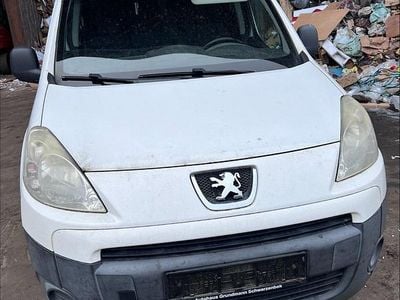 Gebraucht Peugeot Partner 90 PS (66 kW) 2011 Weiß Van / Kleinbus