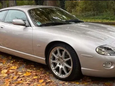 Używany Jaguar XKR 396 KM (291 kW) 2004 Srebrny Coupe