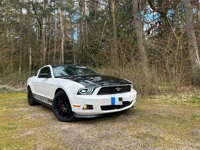 Second-hand Ford Mustang 309 CP (227 kW) 2011 Alb Coupe
