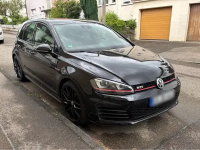 Używany VW Golf VII Pro 220 KM (161 kW) 2014 Czarny Sedan/Limuzyna