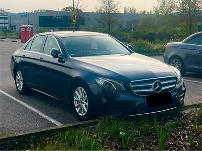 gebraucht Mercedes E220 AMG-Line 9G-Tronic