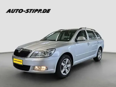 Gebraucht Skoda Octavia Ambition 105 PS (77 kW) 2012 Brilliantsilber metallic Kombi