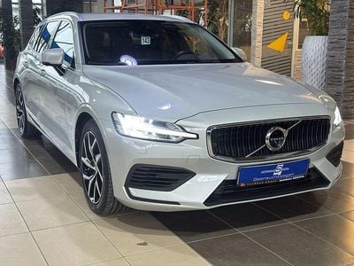Gebraucht Volvo V60 Inscription 341 PS (250 kW) 2020 Grau birch light / metallic (metallic) Kombi